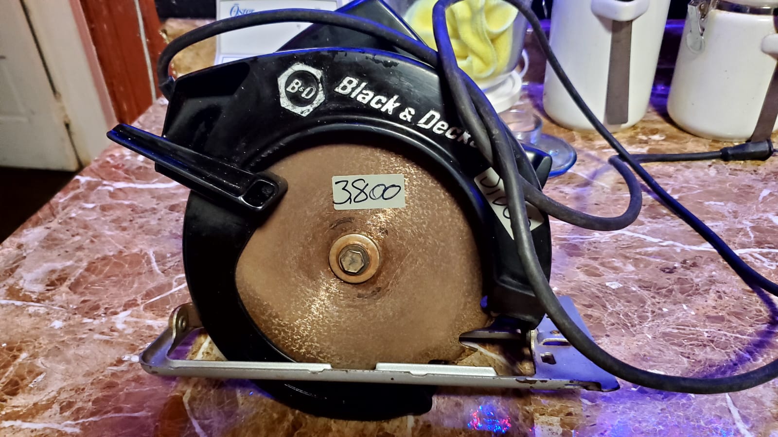 Black & Decker Sierra Circular 7 1/4" — para madera (usado)